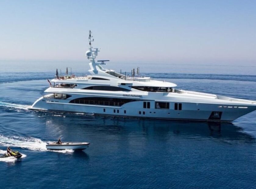 What Makes a Yacht Charter in Greece the Ultimate Luxury Vacation