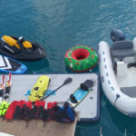 FUNSEA - Large Opening Swimming Platform & Variety Toys