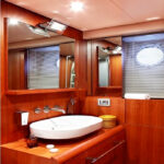 FUNSEA - Starboard Twin Cabin Bathroom