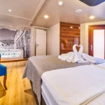 14-Casablanca-Master-cabin_