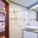 16-Casablanca-bathroom-view_