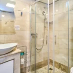 23-Casablanca-shower_