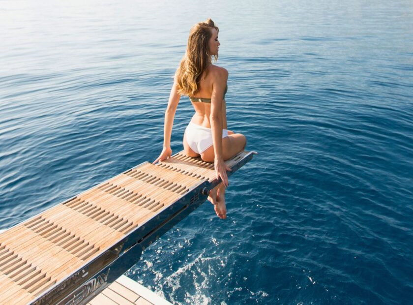 The Ultimate Guide to Chartering a Luxury Yacht in Greece