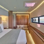 ELLY YACHT INTERIOR (24)